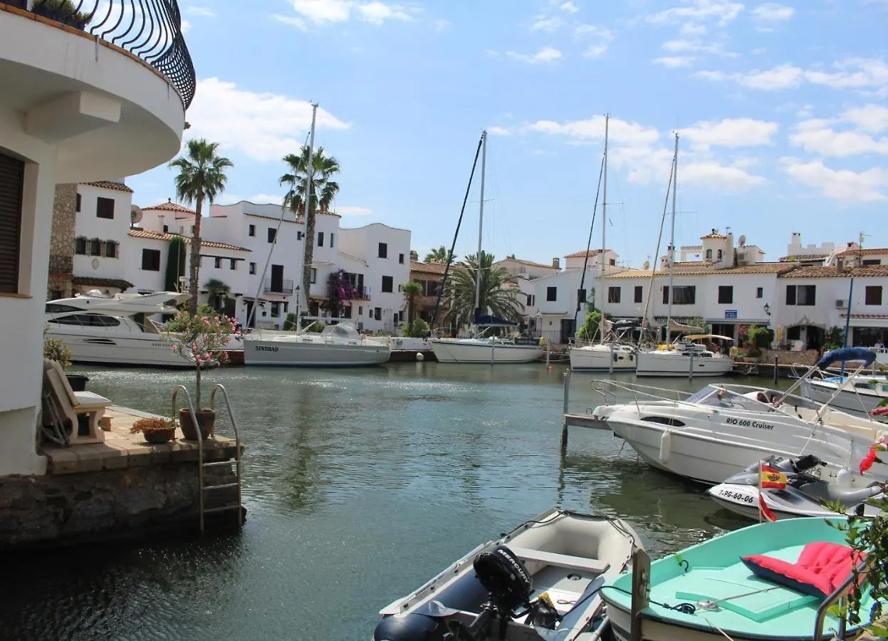 House On A Canal With A Mooring Of 7,5 M Empuriabrava 0*,  Spain