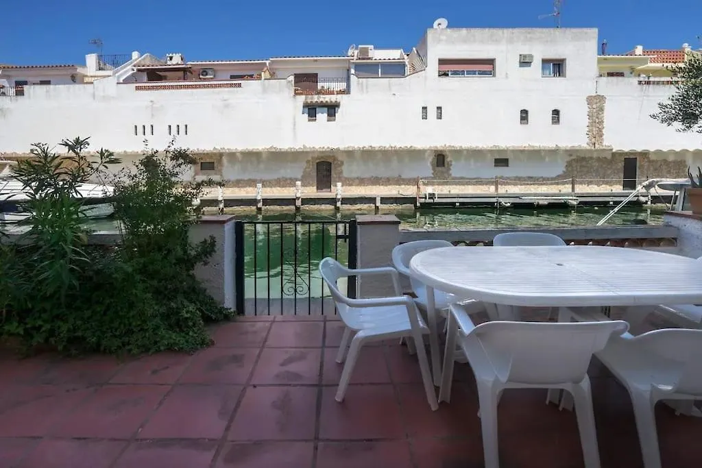 House On A Canal With A Mooring Of 7,5 M Empuriabrava