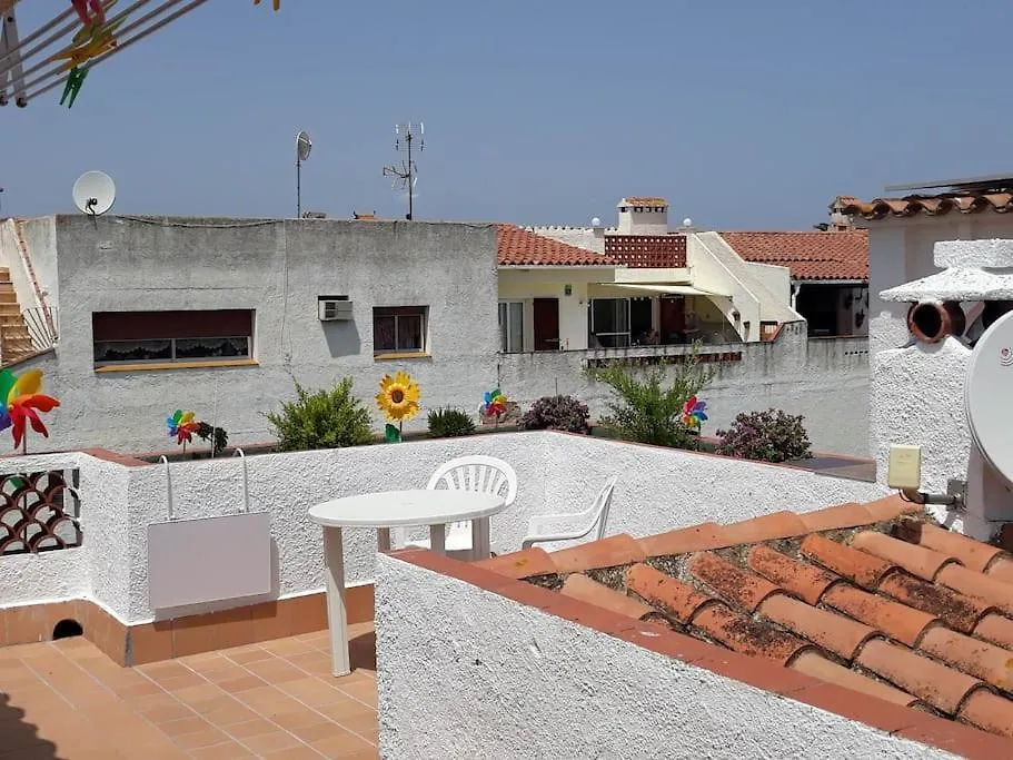House On A Canal With A Mooring Of 7,5 M Empuriabrava Holiday home