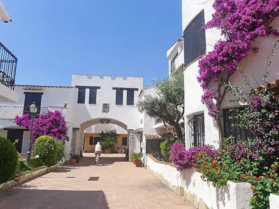 House On A Canal With A Mooring Of 7,5 M Empuriabrava